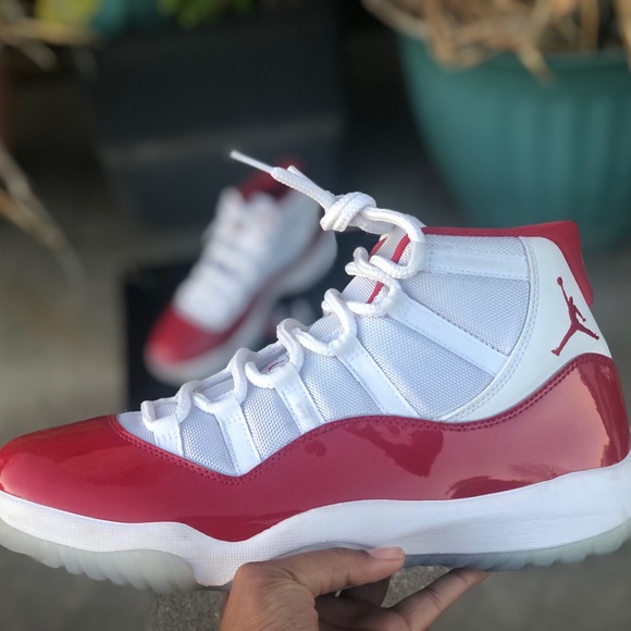 Jordan 11 Cherry (2022)
